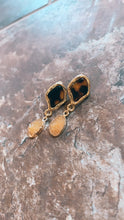 Load image into Gallery viewer, druzy suzy earring
