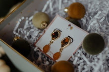 Load image into Gallery viewer, druzy suzy earring
